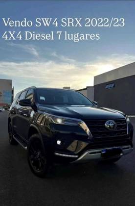 TOYOTA HILUX SW4 2.8 D-4D TURBO DIESEL SRX 7L 4X4 AUTOMÁTICO TOYOTA HILUX SW4 2.8 D-4D TURBO DIESEL SRX 7L 4X4 AUTOMÁTICO